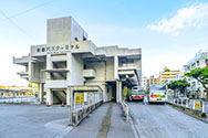 旧「那覇バスターミナル」（現在建て替え工事中）